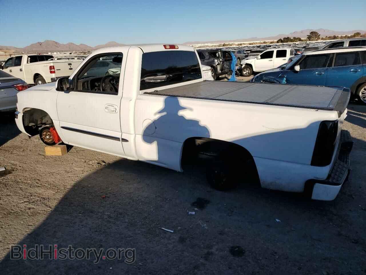 2005 GMC SIERRA - VIN: 1GTEC14T65Z204599 - Фото 2