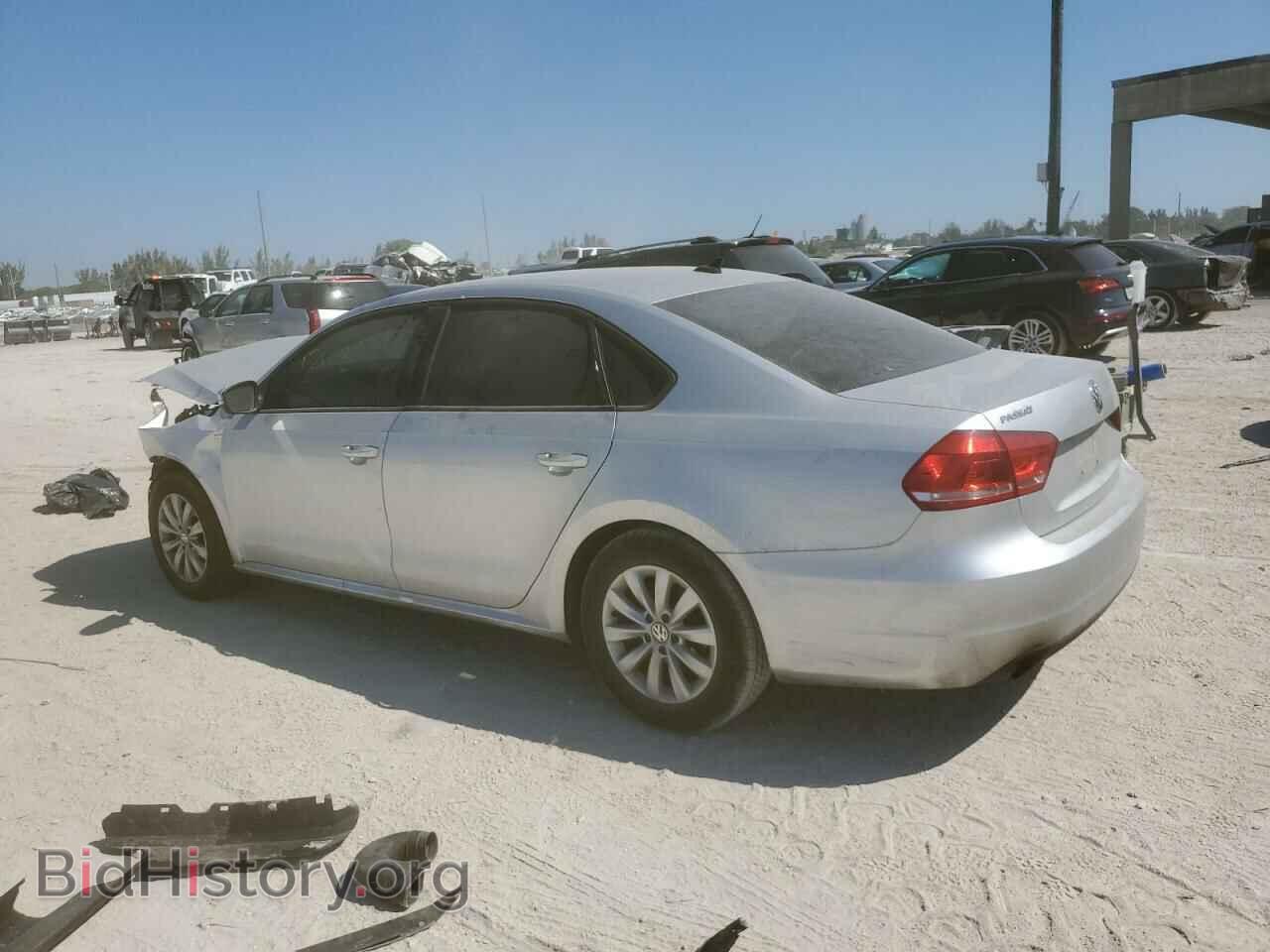 2015 VOLKSWAGEN PASSAT - VIN: 1VWAT7A32FC042705 - Фото 2