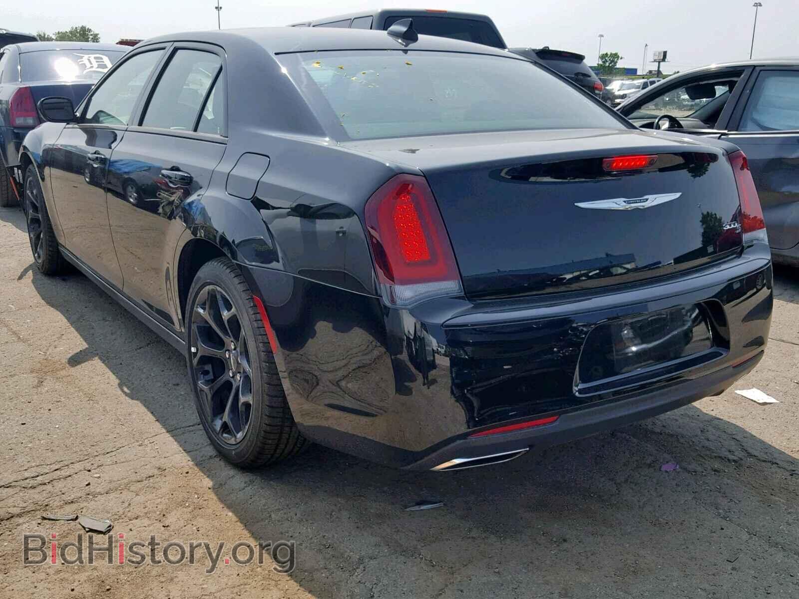 2019 CHRYSLER 300 - VIN: 2C3CCABGXKH617963 - Фото 3