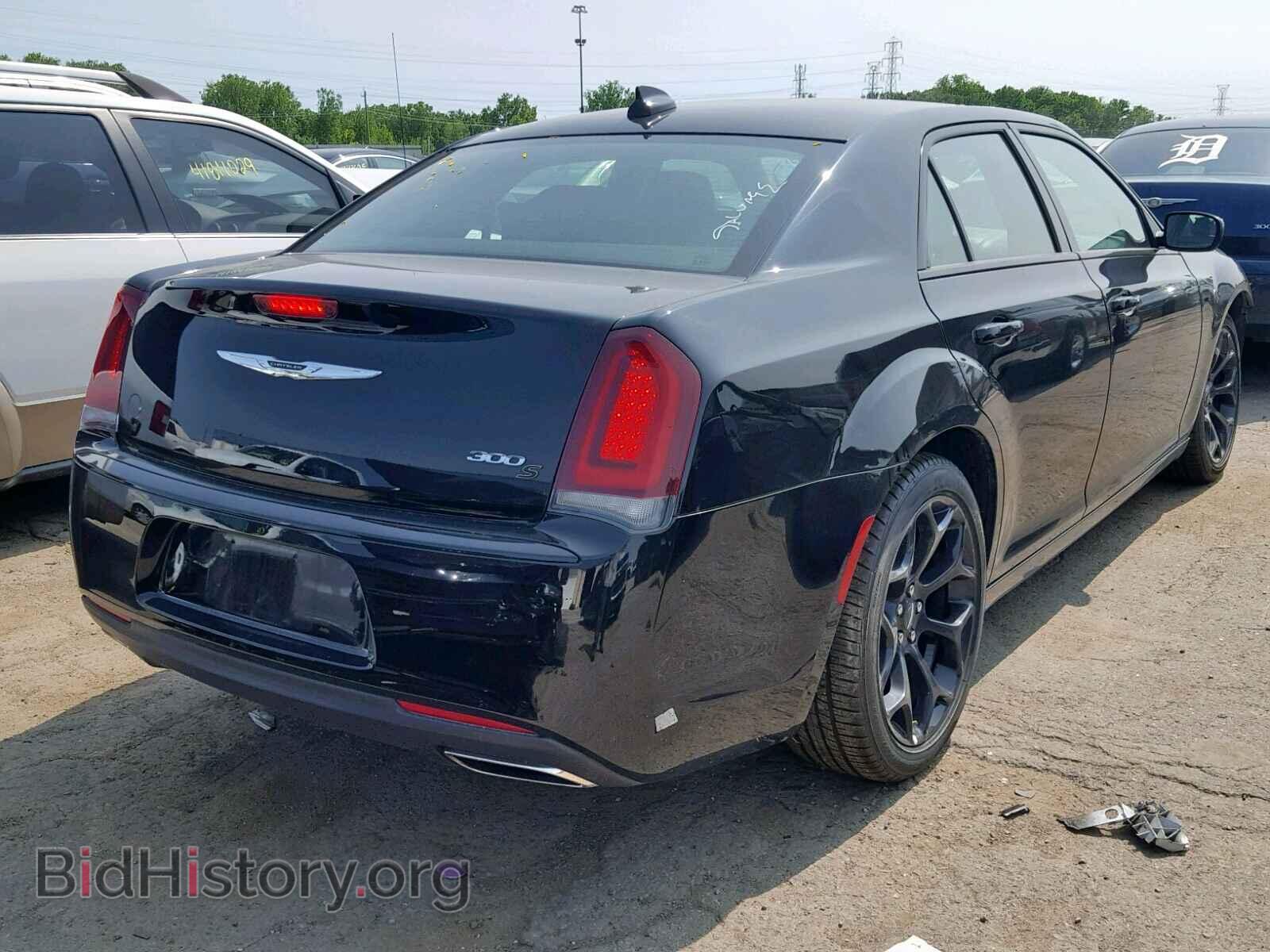 2019 CHRYSLER 300 - VIN: 2C3CCABGXKH617963 - Фото 4