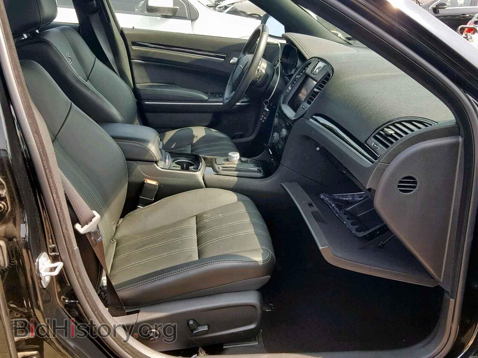 2019 CHRYSLER 300 - VIN: 2C3CCABGXKH617963 - Фото 5