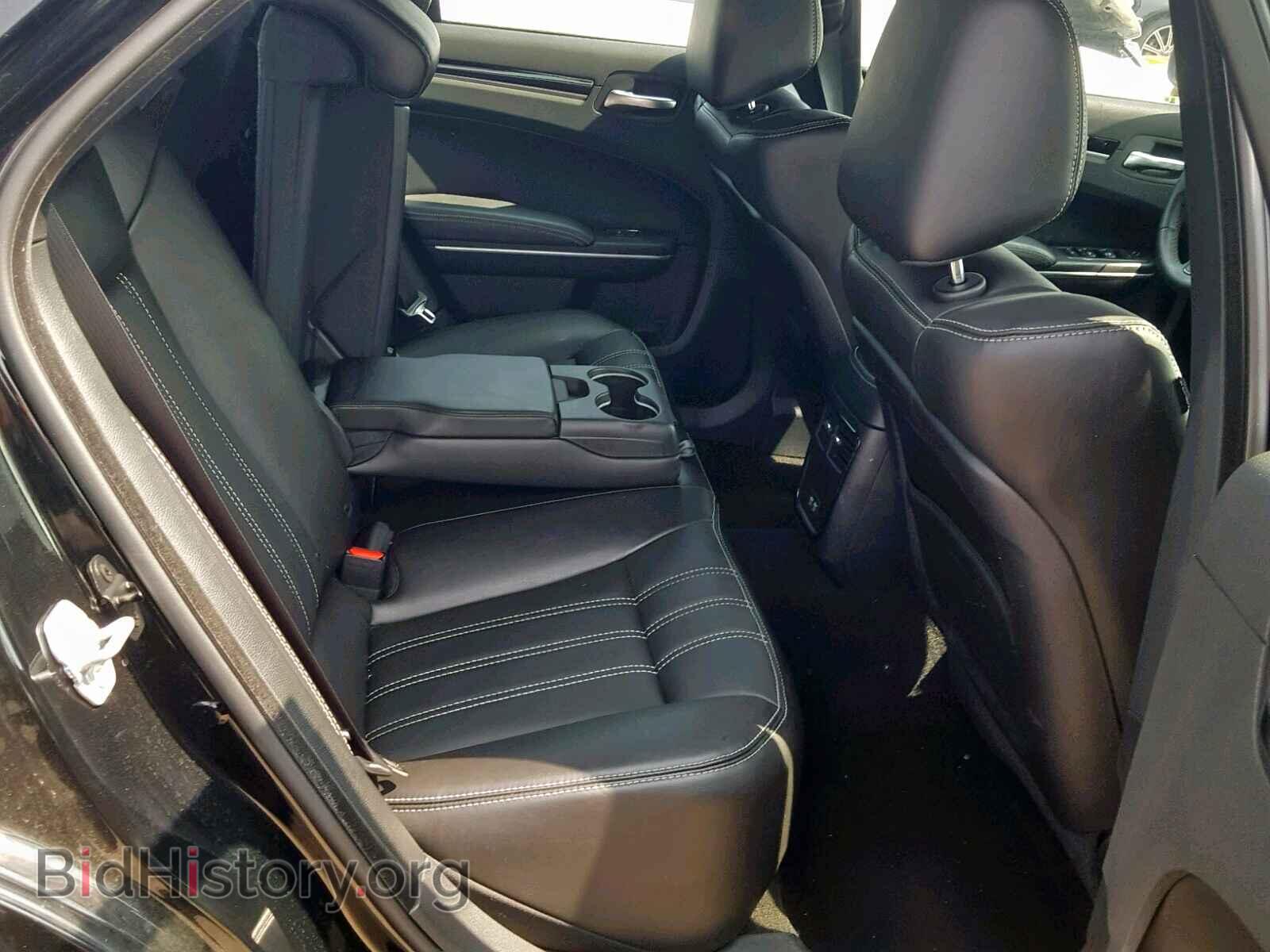 2019 CHRYSLER 300 - VIN: 2C3CCABGXKH617963 - Фото 6