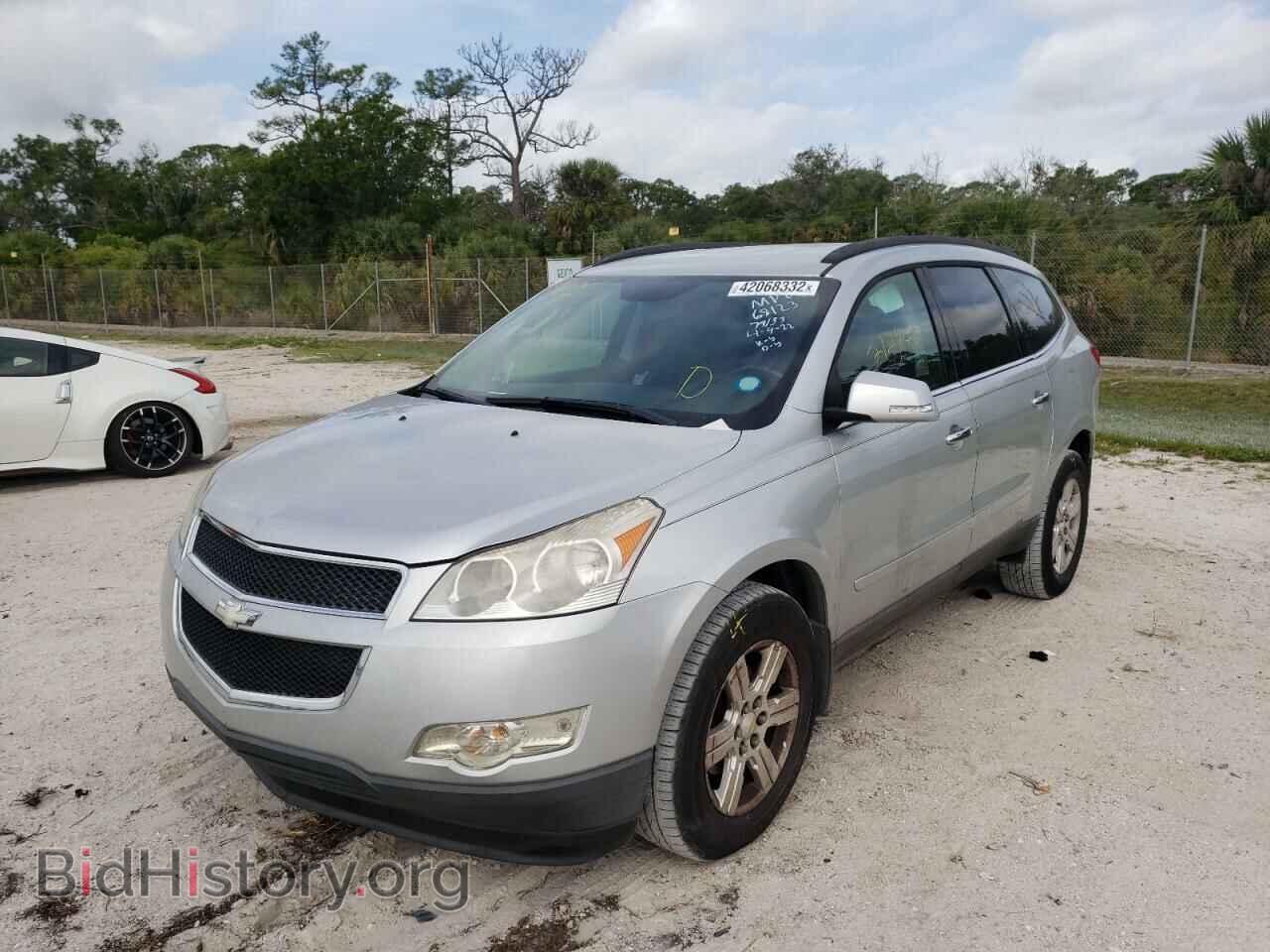 2012 CHEVROLET TRAVERSE - VIN: 1GNKVJED1CJ190876 - Фото 2