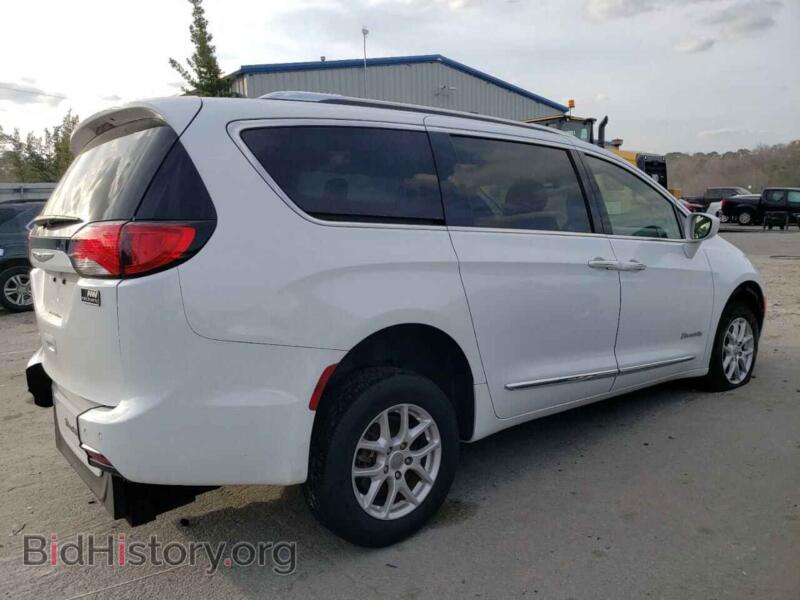 2020 Chrysler PACIFICA (VIN 2C4RC1BGXLR125645) — photo 3 of 13