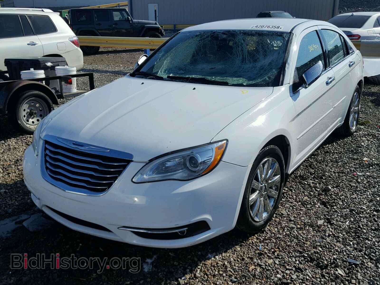 2013 CHRYSLER 200 - VIN: 1C3CCBCGXDN559206 - Фото 2