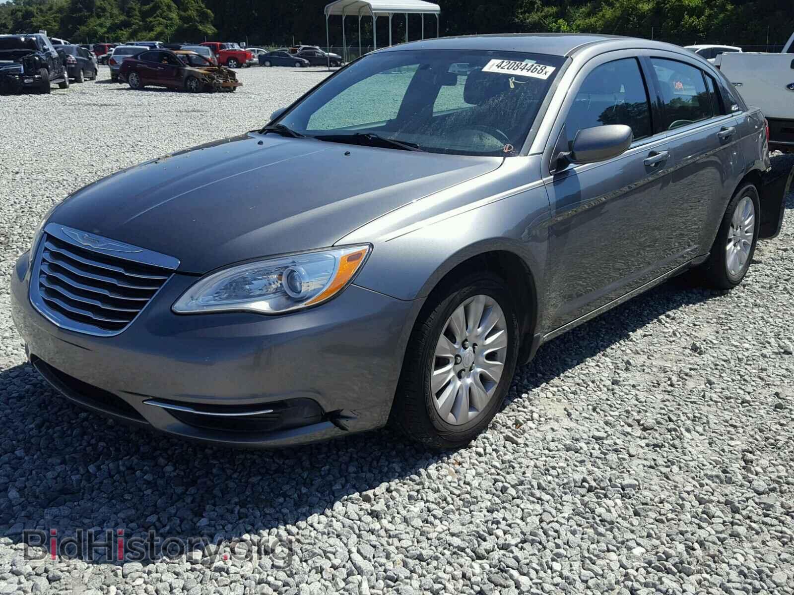 2013 CHRYSLER 200 - VIN: 1C3CCBAB3DN559605 - Фото 2