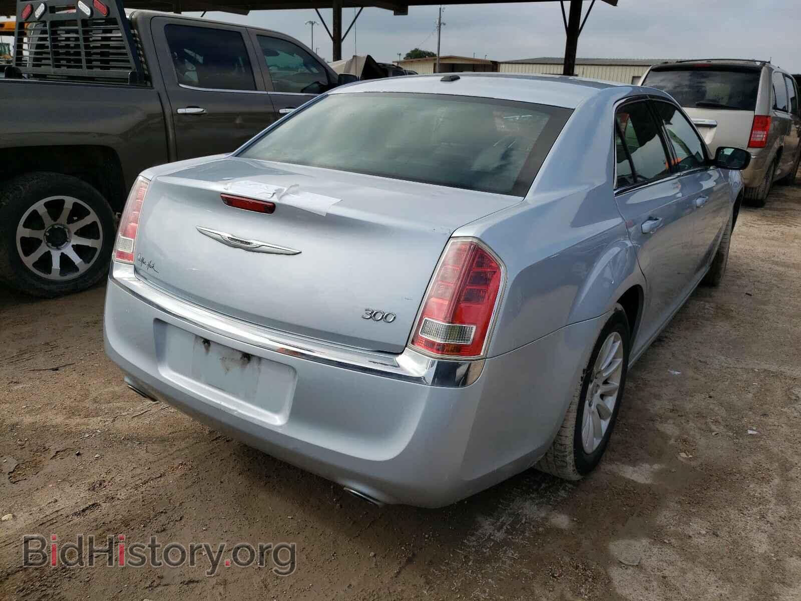 2013 CHRYSLER 300 - VIN: 2C3CCAAG4DH739819 - Фото 4