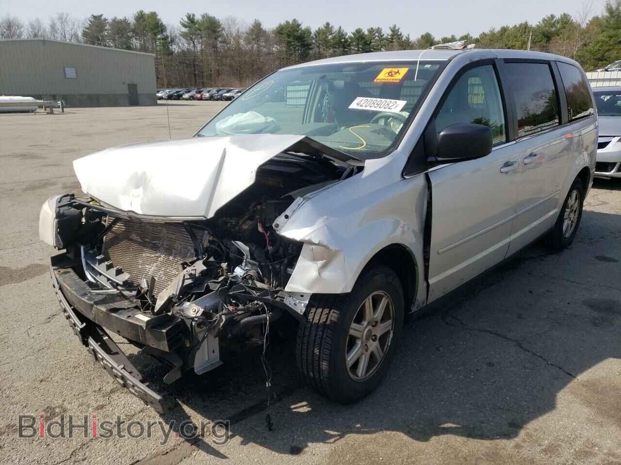 2010 CHRYSLER MINIVAN - VIN: 2A4RR2D19AR423933 - Фото 2