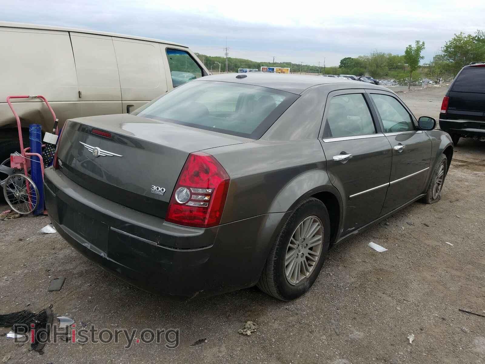 2010 CHRYSLER 300 - VIN: 2C3CA5CV4AH248865 - Фото 4