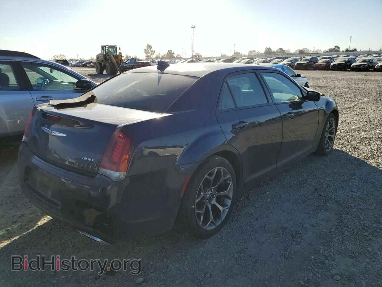 2017 CHRYSLER 300 - VIN: 2C3CCABG3HH616193 - Фото 3