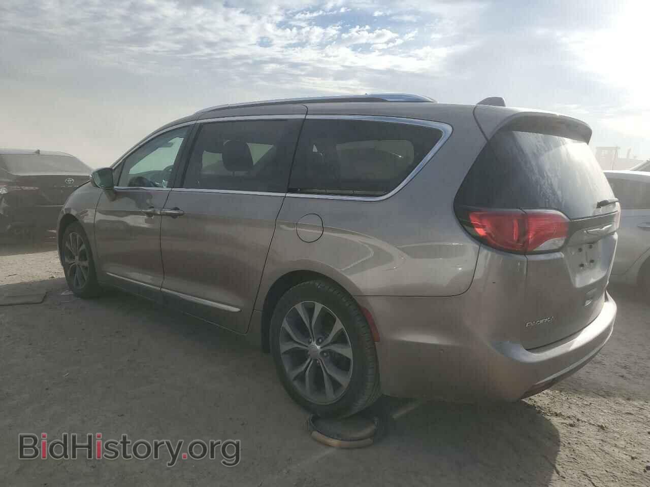 2017 CHRYSLER PACIFICA - VIN: 2C4RC1GG8HR545226 - Фото 2