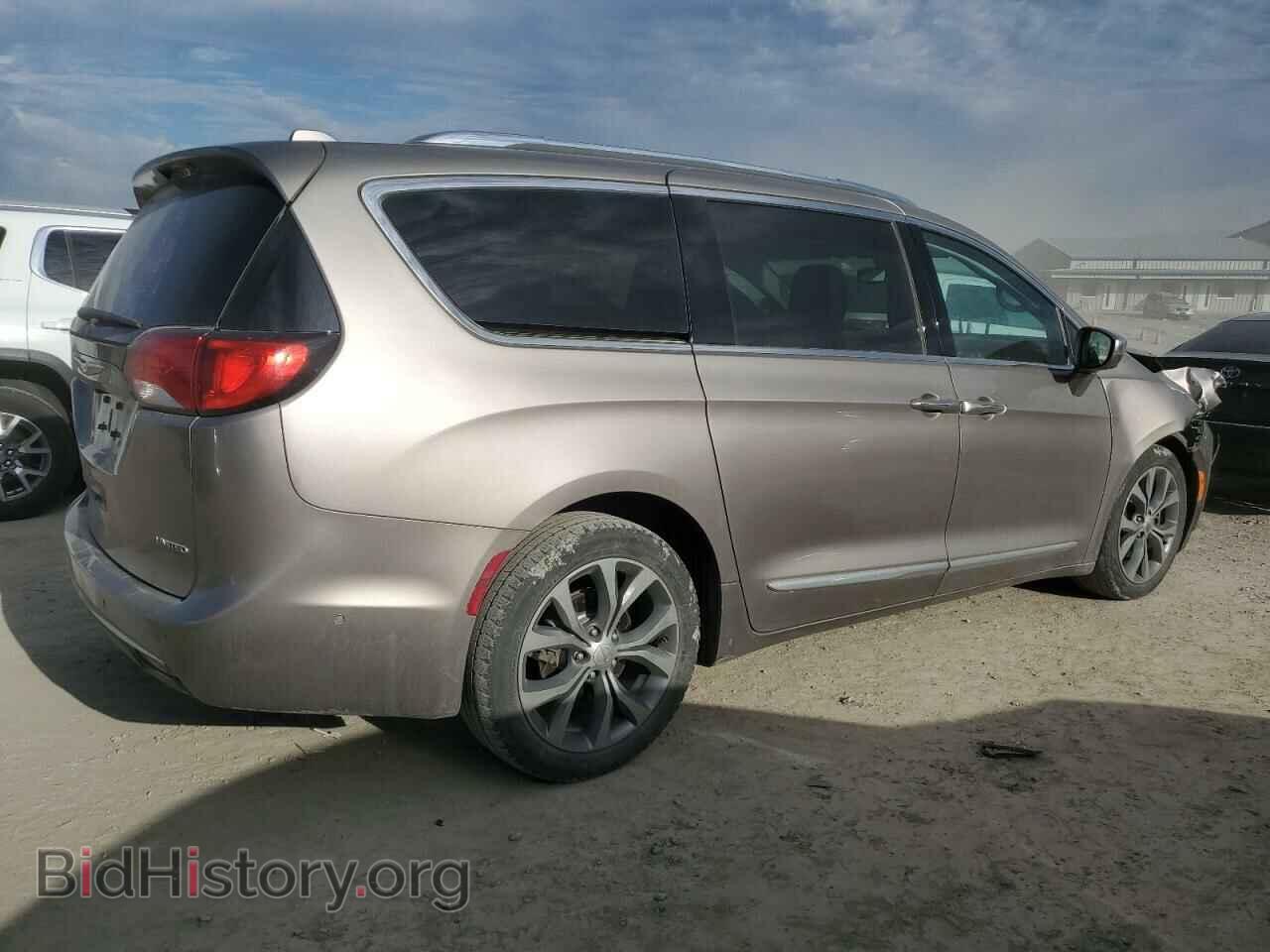 2017 CHRYSLER PACIFICA - VIN: 2C4RC1GG8HR545226 - Фото 3