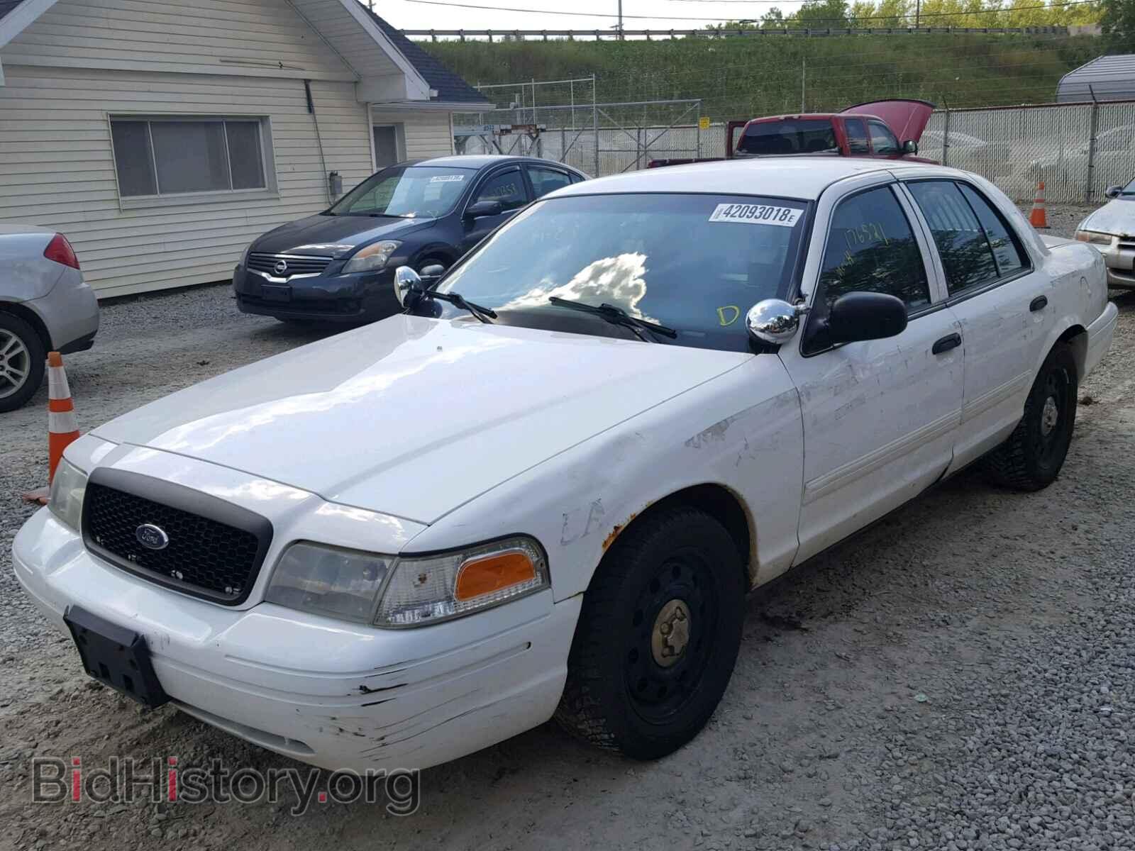 2011 FORD CROWN VIC - VIN: 2FABP7BV4BX172886 - Фото 2