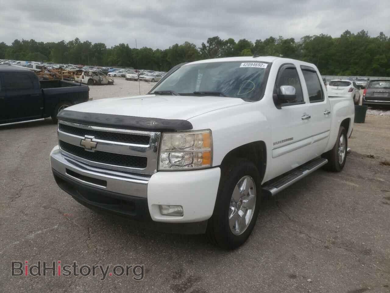2011 CHEVROLET SILVERADO - VIN: 3GCPCSE06BG206867 - Фото 2