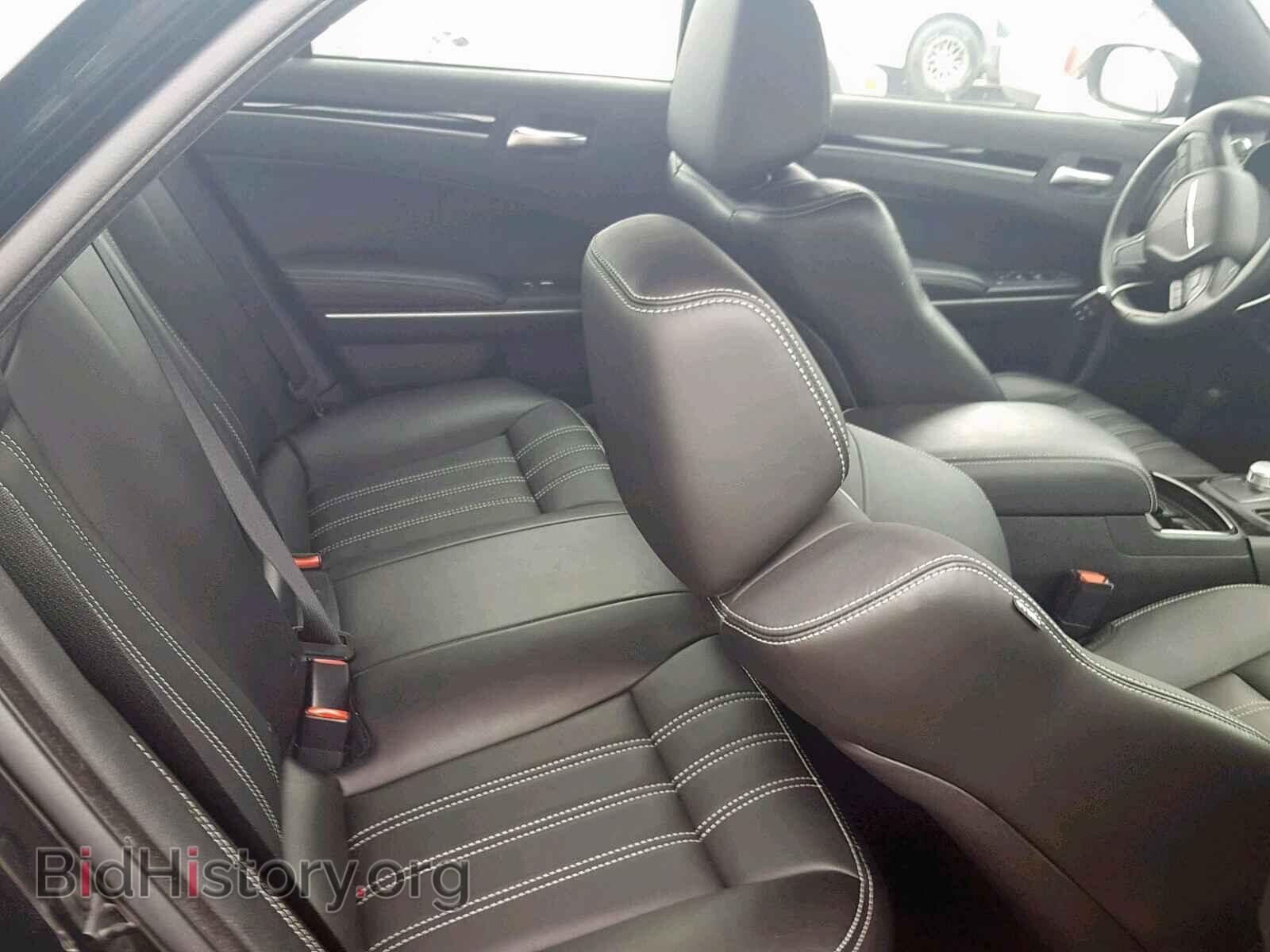 2019 CHRYSLER 300 - VIN: 2C3CCABGXKH585399 - Фото 6