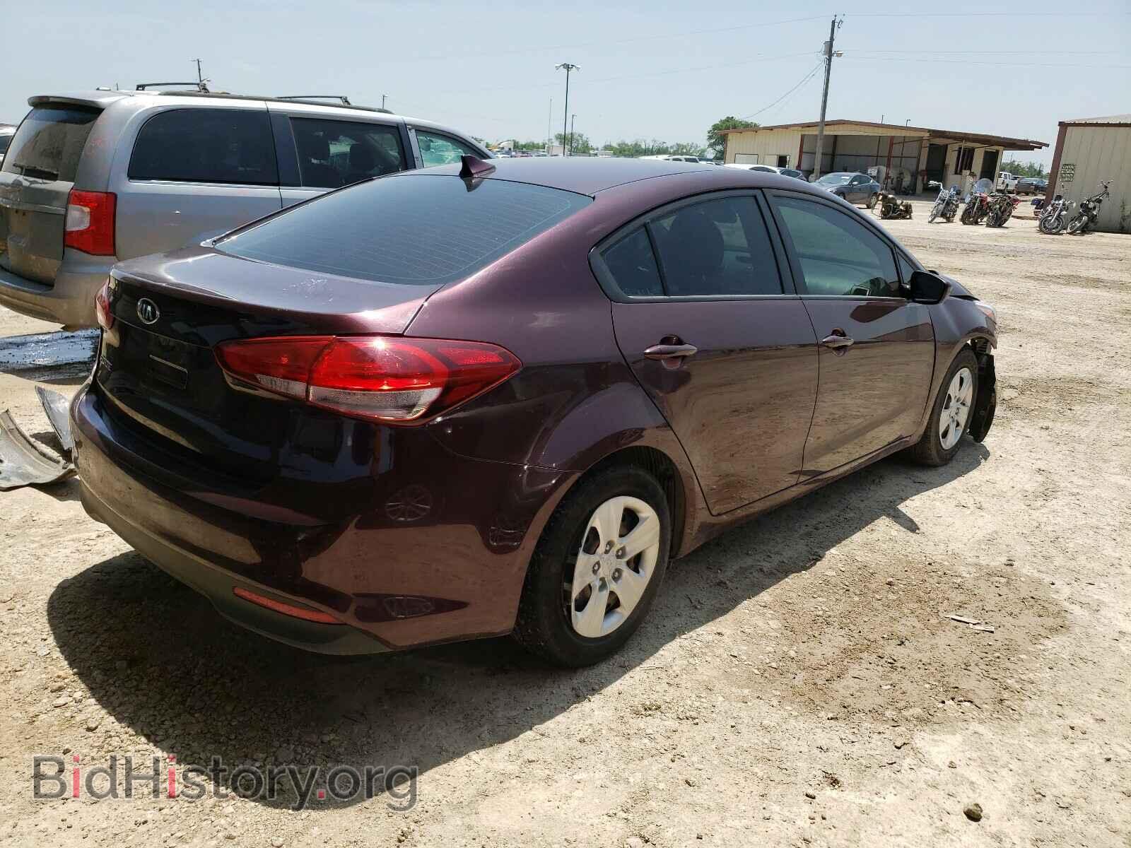 2017 KIA FORTE - VIN: 3KPFK4A72HE058217 - Фото 4