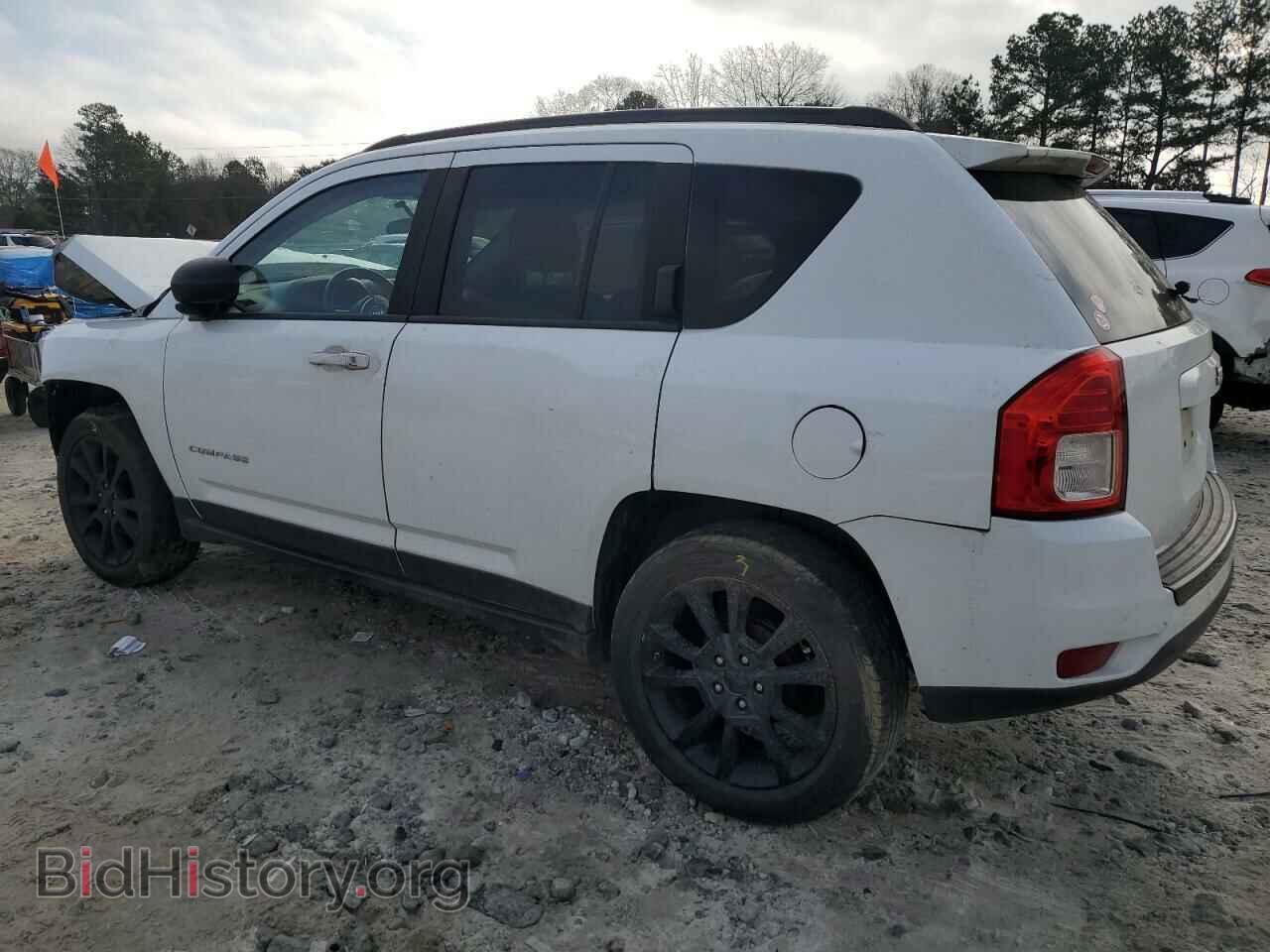 2012 JEEP COMPASS - VIN: 1C4NJCEA3CD706818 - Photo 2