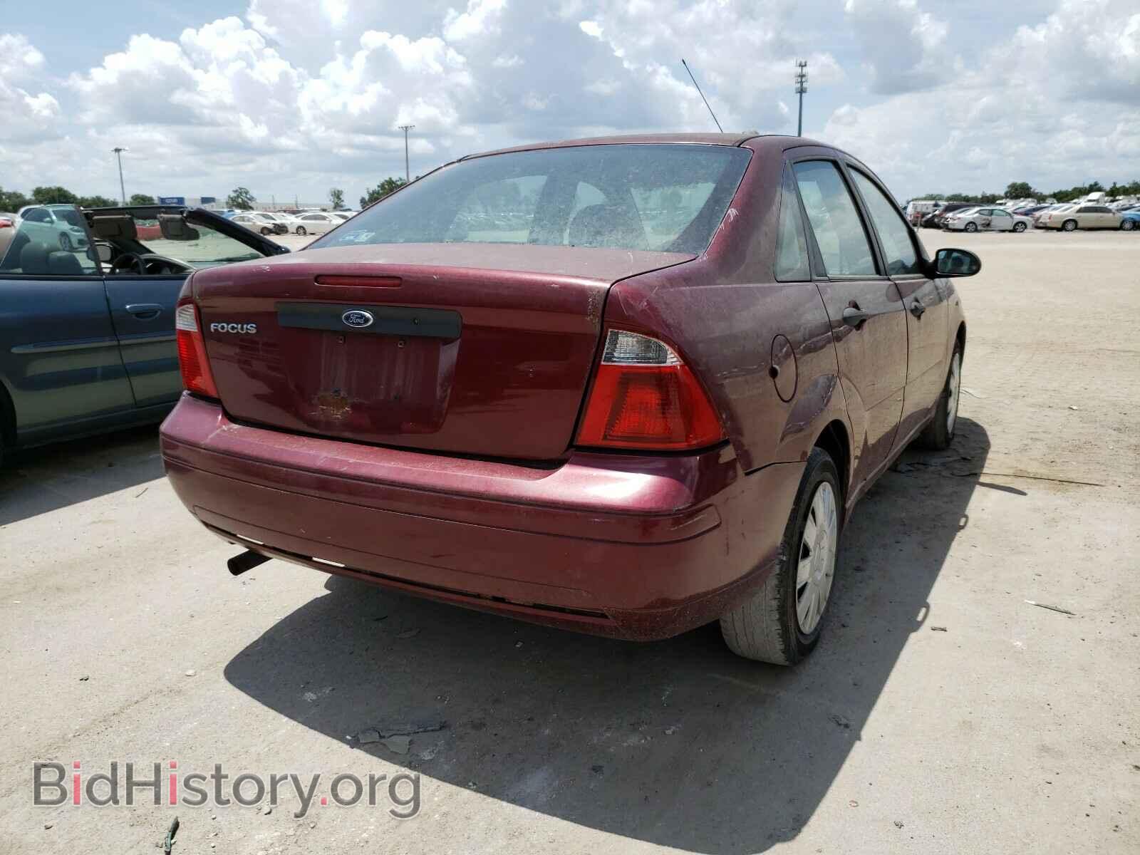 2007 FORD FOCUS - VIN: 1FAFP34N77W138564 - Photo 4