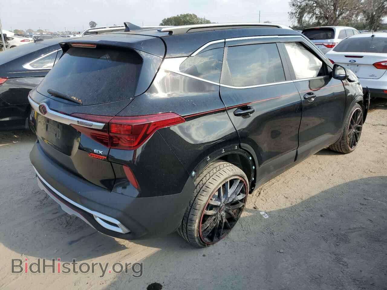 2021 KIA SELTOS - VIN: KNDERCAA4M7155569 - Фото 3