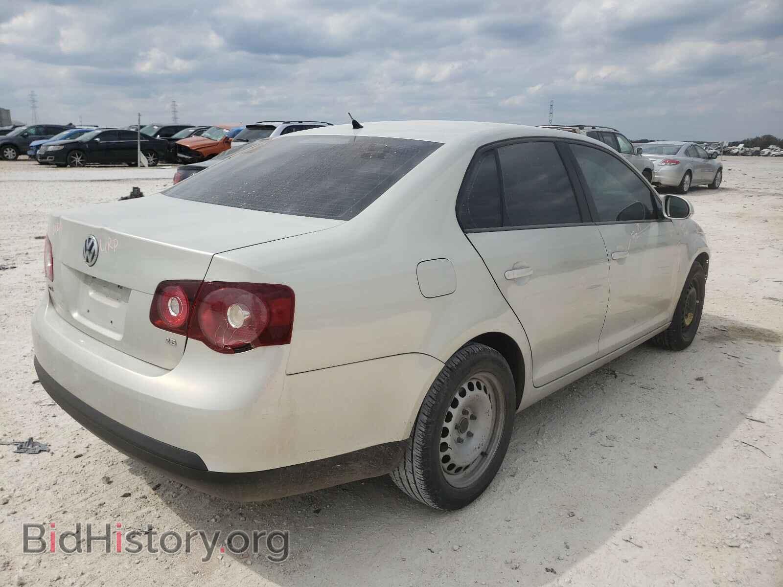 2010 VOLKSWAGEN JETTA - VIN: 3VWJZ7AJ7AM074828 - Фото 4