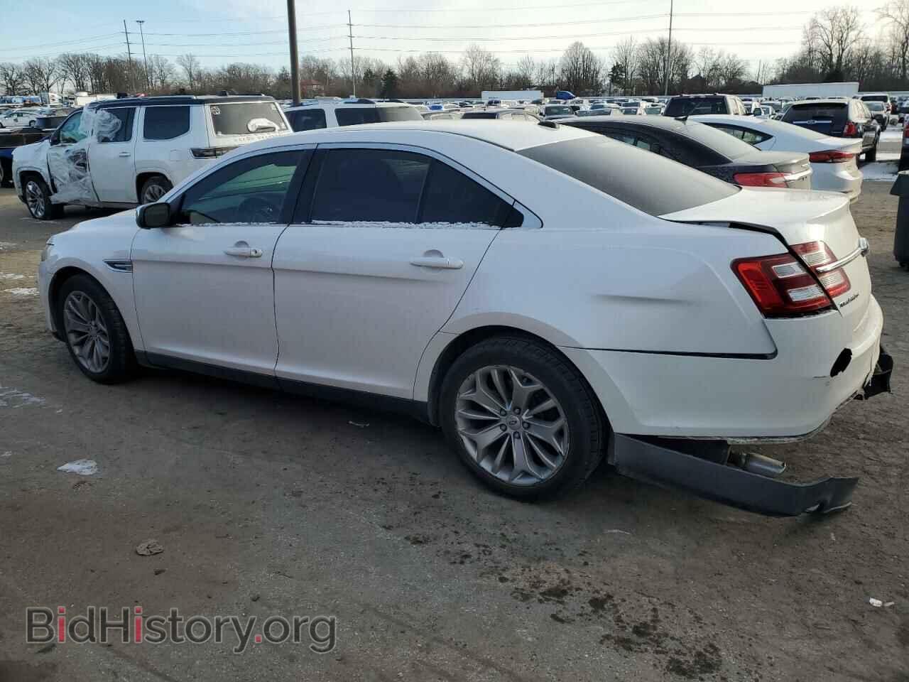 2013 FORD TAURUS - VIN: 1FAHP2F88DG131137 - Фото 2