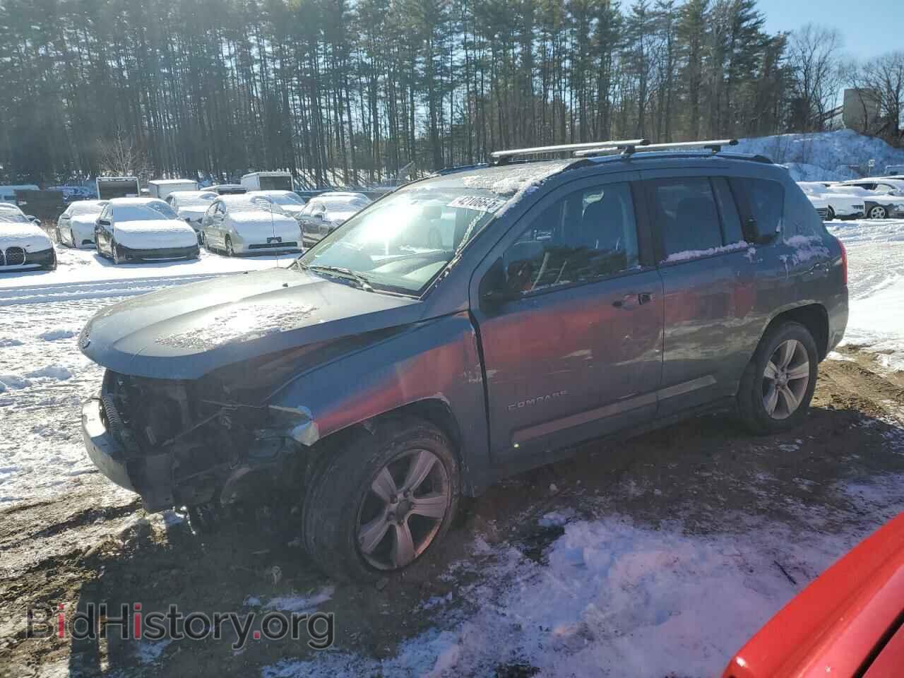 Photo 1J4NF1FB8BD215327 - JEEP COMPASS 2011