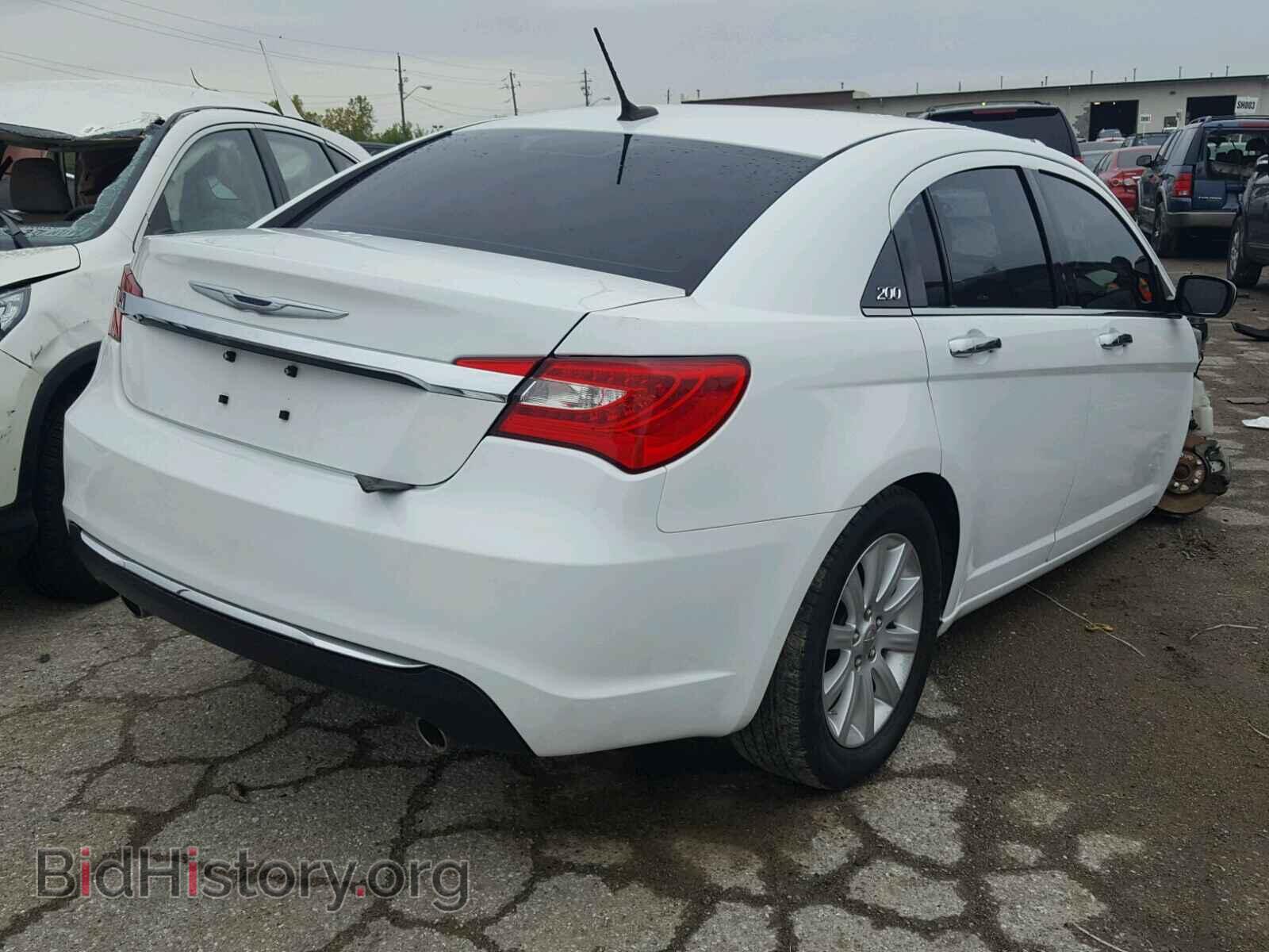 2013 CHRYSLER 200 - VIN: 1C3CCBCG2DN521100 - Фото 4