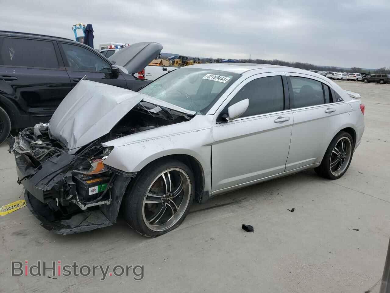 Photo 1C3BC1FB6BN607965 - CHRYSLER 200 2011