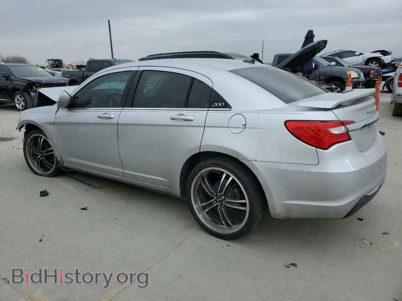 2011 CHRYSLER 200 - VIN: 1C3BC1FB6BN607965 - Photo 2