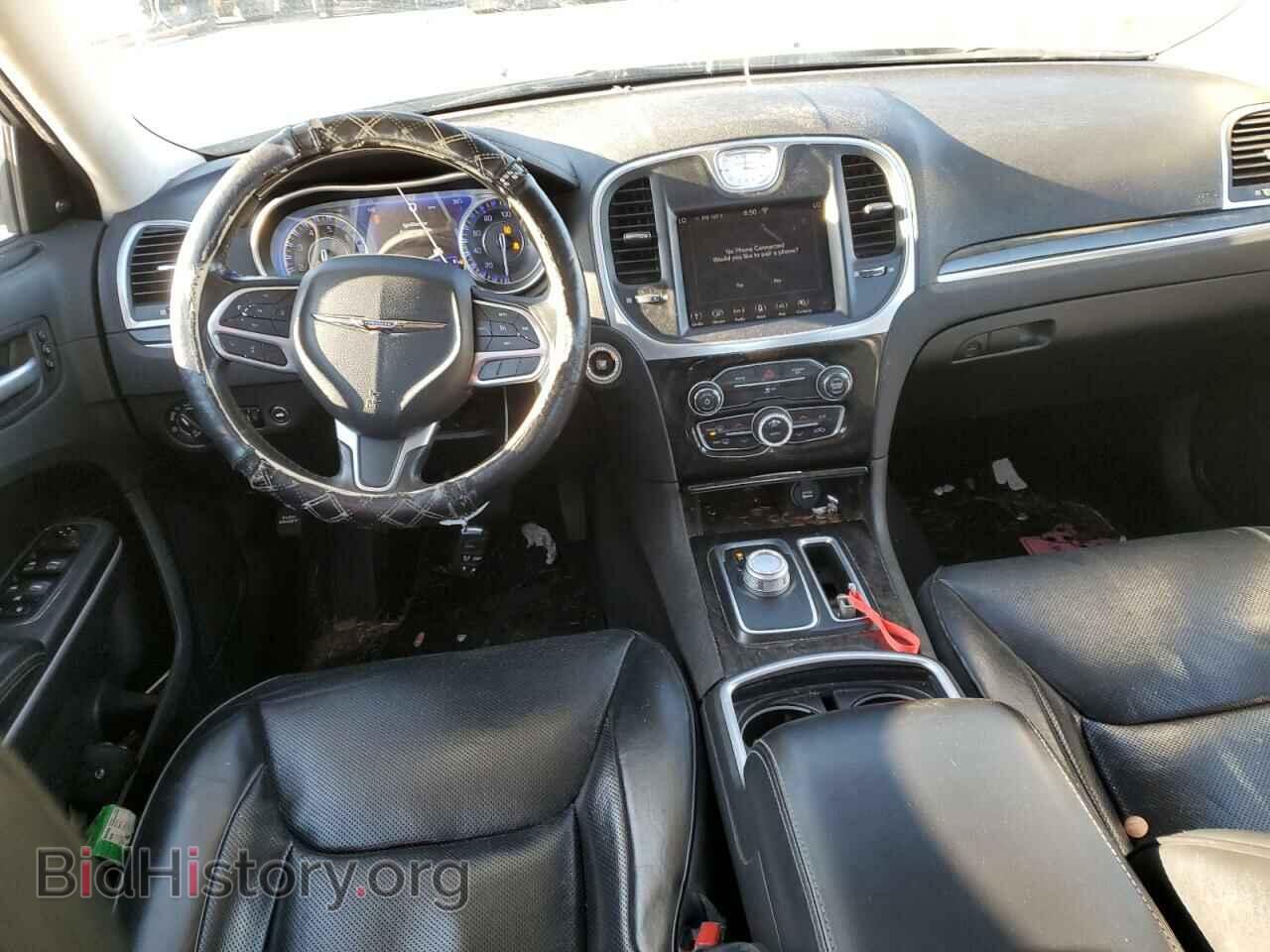 2019 CHRYSLER 300 - VIN: 2C3CCAKG7KH586526 - Фото 8