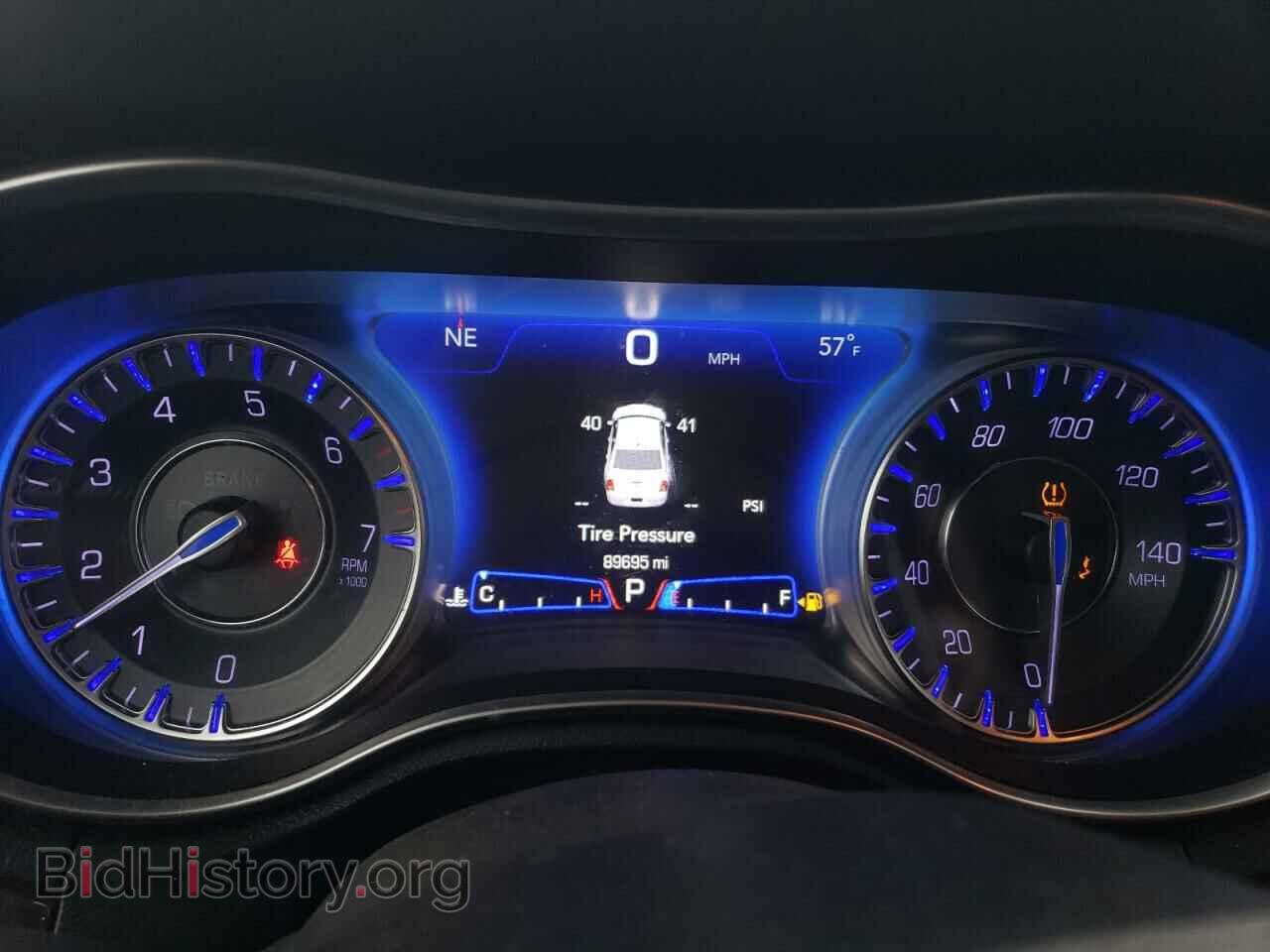 2019 CHRYSLER 300 - VIN: 2C3CCAKG7KH586526 - Фото 9
