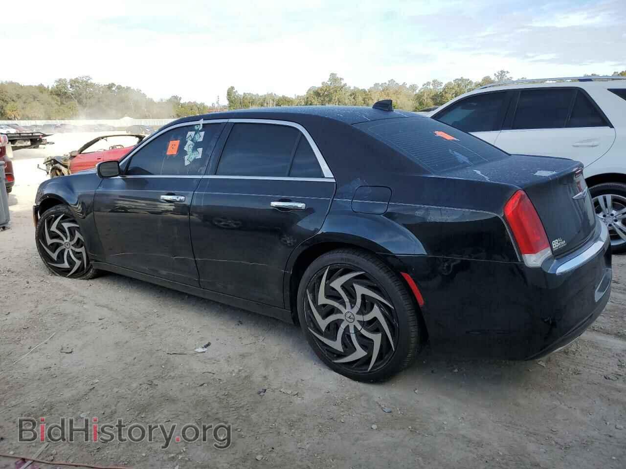 2019 CHRYSLER 300 - VIN: 2C3CCAEG4KH683095 - Фото 2