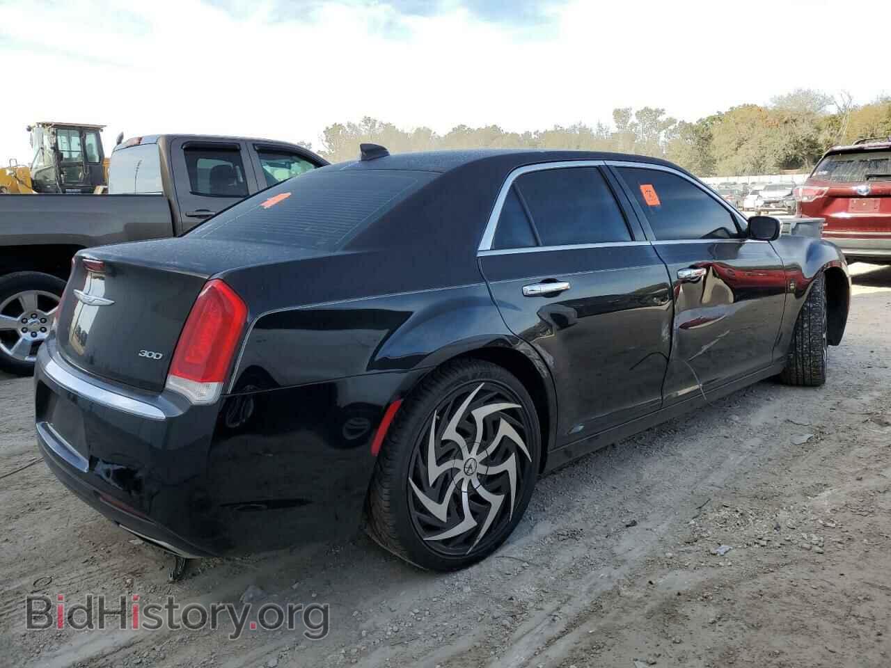 2019 CHRYSLER 300 - VIN: 2C3CCAEG4KH683095 - Фото 3
