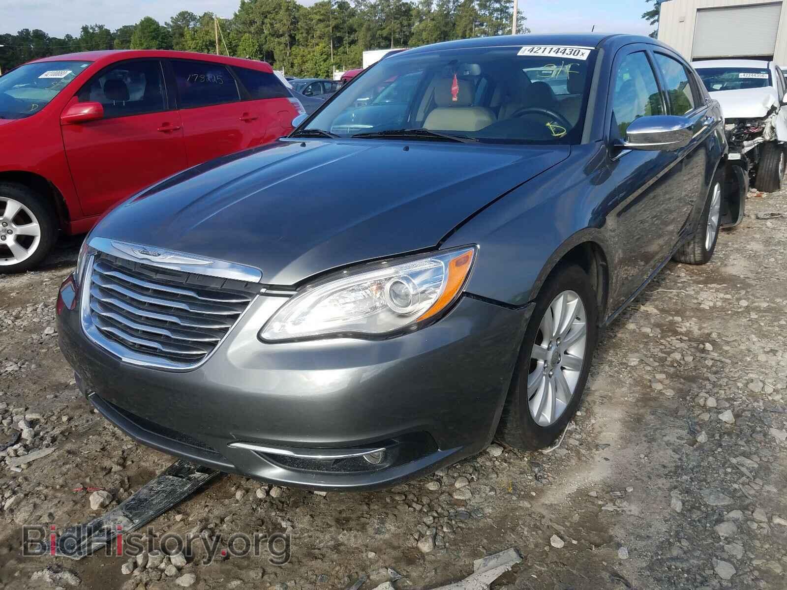 2013 CHRYSLER 200 - VIN: 1C3CCBCG6DN528096 - Фото 2