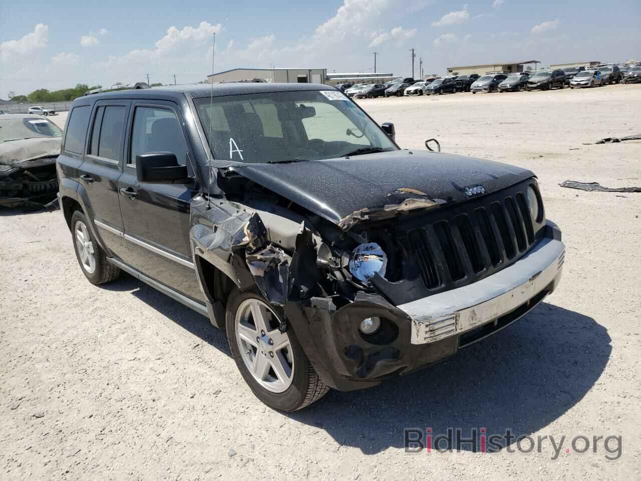 Photo 1J4NT4GB4AD516667 - JEEP PATRIOT 2010