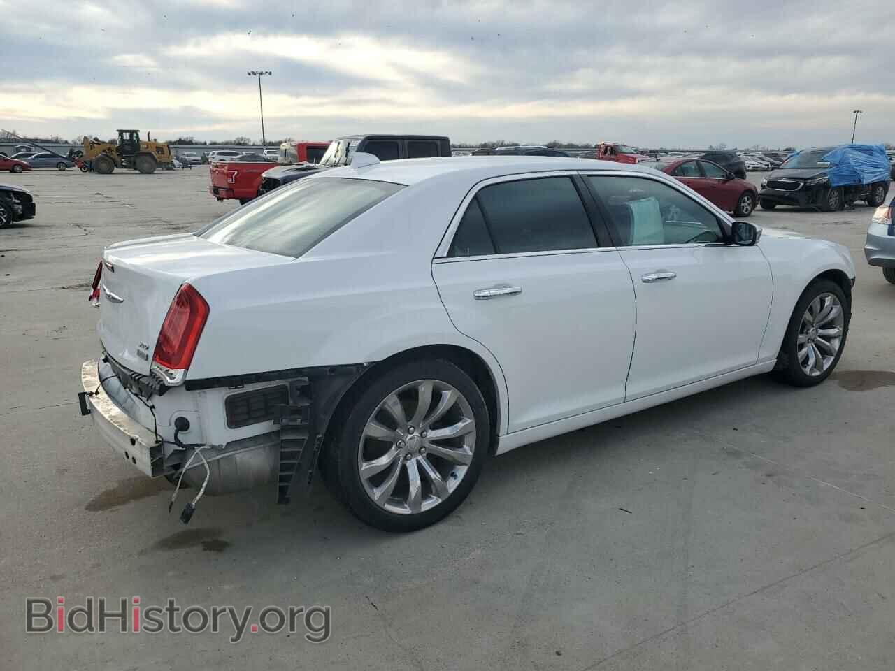 2019 CHRYSLER 300 - VIN: 2C3CCAEG6KH605028 - Фото 3