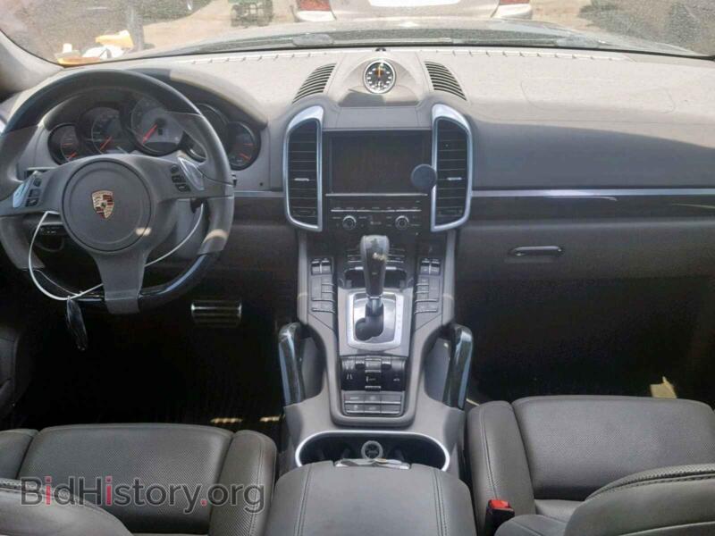 2012 Porsche CAYENNE S (VIN WP1AB2A23CLA45560) — photo 9 of 10