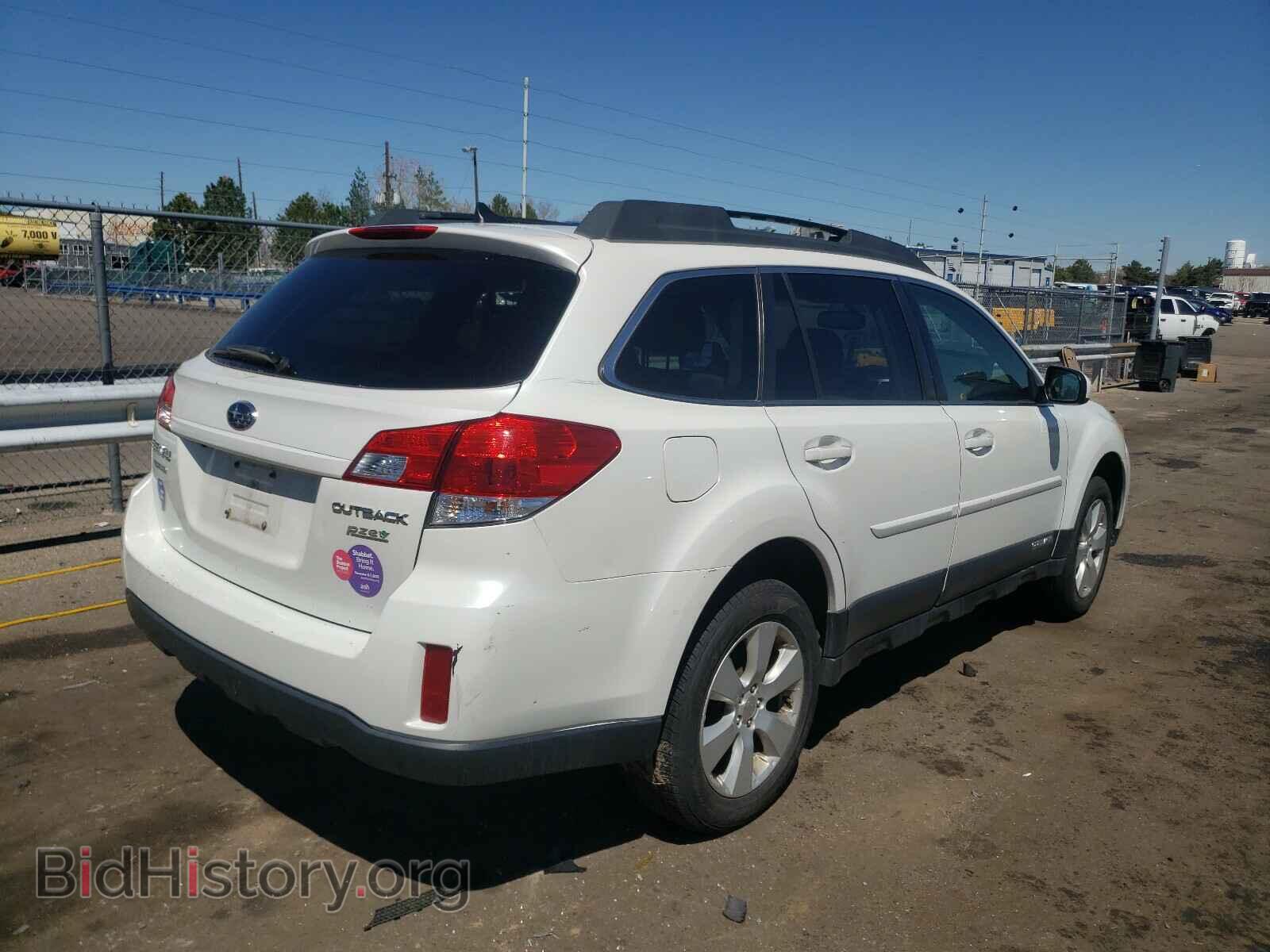 2011 SUBARU OUTBACK - VIN: 4S4BRBLC4B3372132 - Photo 4