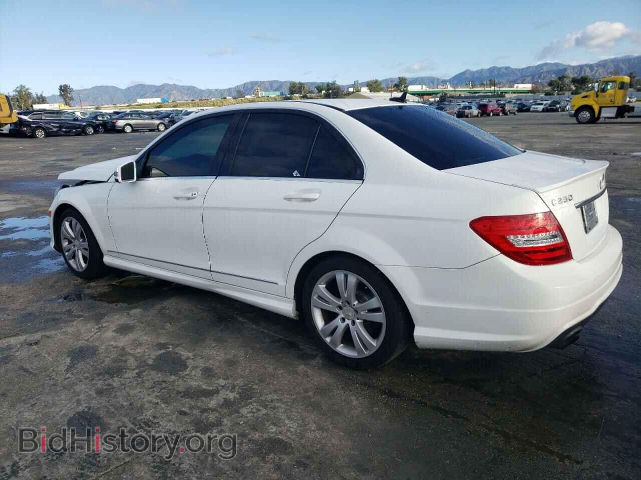 2014 MERCEDES-BENZ C-CLASS - VIN: WDDGF4HB1EA966035 - Фото 2