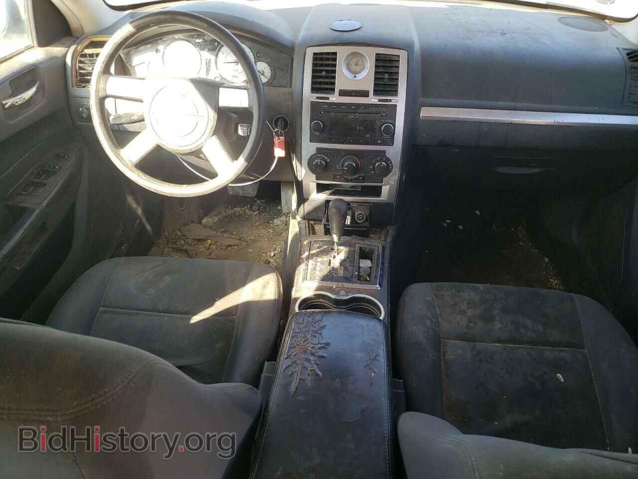 2010 CHRYSLER 300 - VIN: 2C3CA4CD2AH198811 - Фото 8