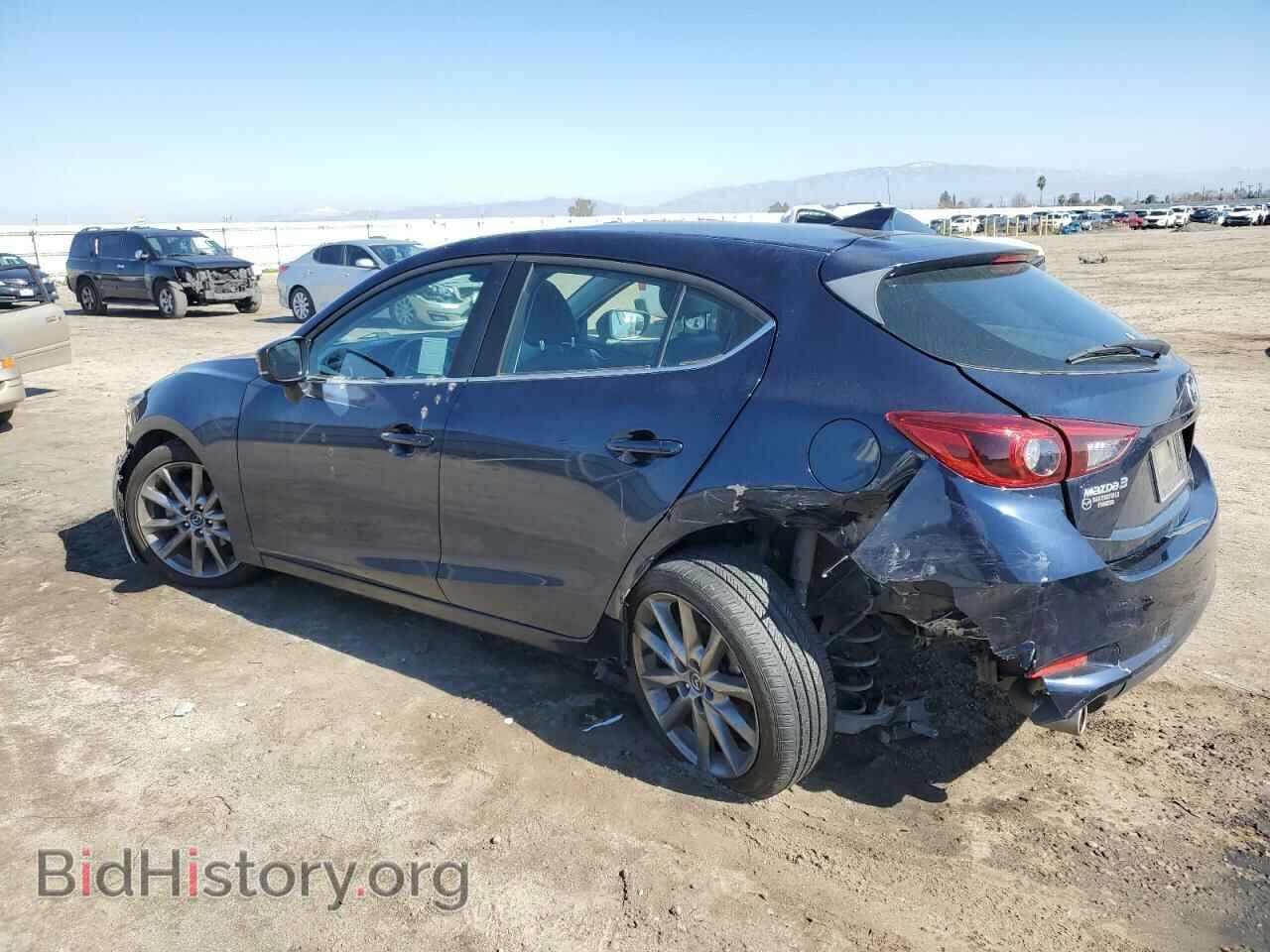 2018 MAZDA 3 - VIN: 3MZBN1M33JM209393 - Фото 2