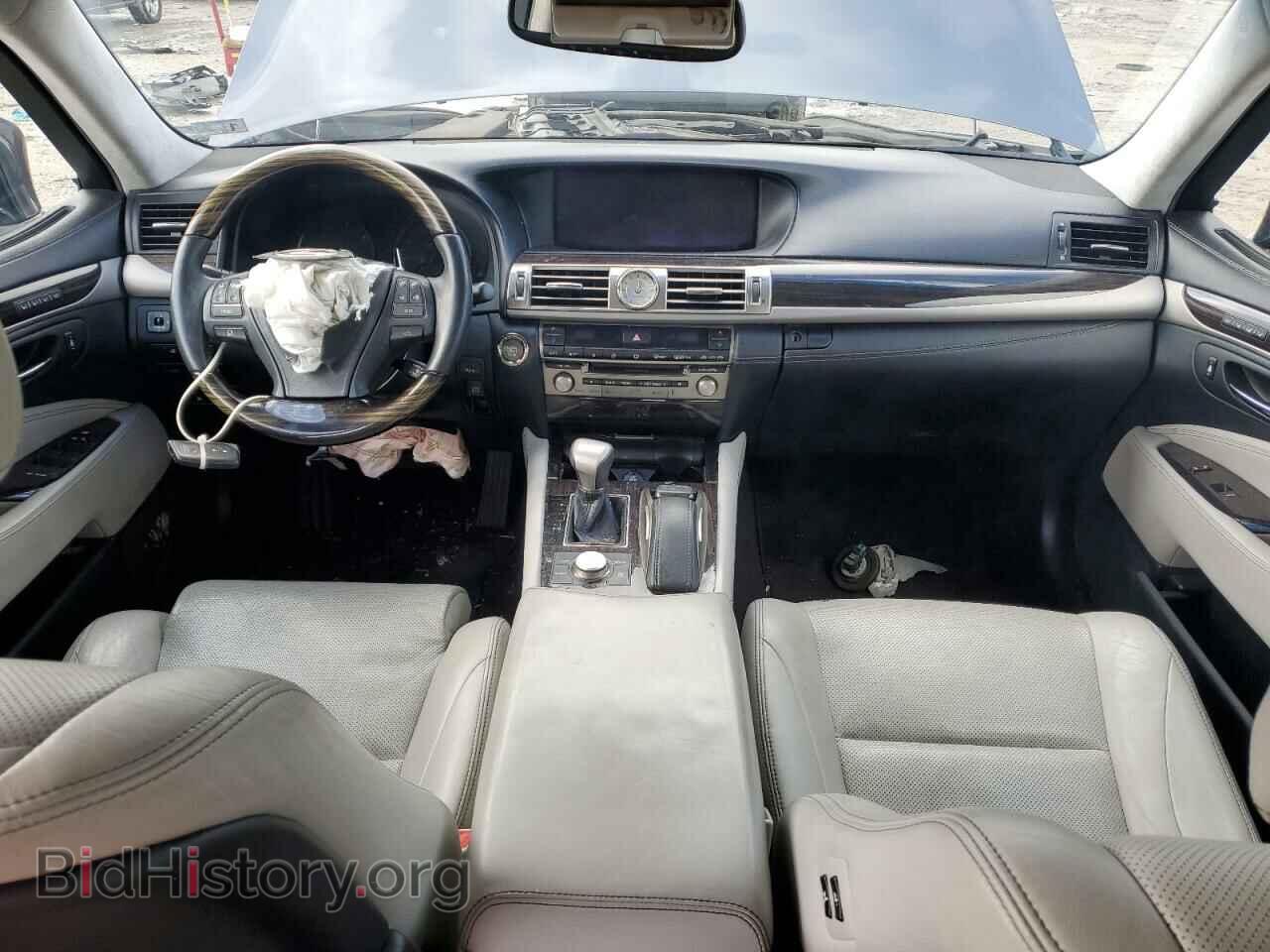 2016 LEXUS LS460 - VIN: JTHCL5EF3G5025890 - Photo 8