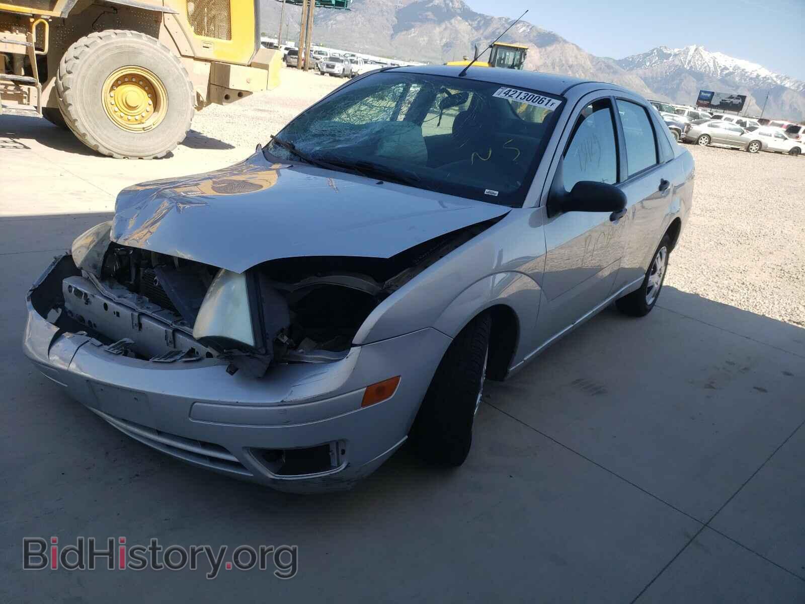 2007 FORD FOCUS - VIN: 1FAFP34N77W106892 - Фото 2