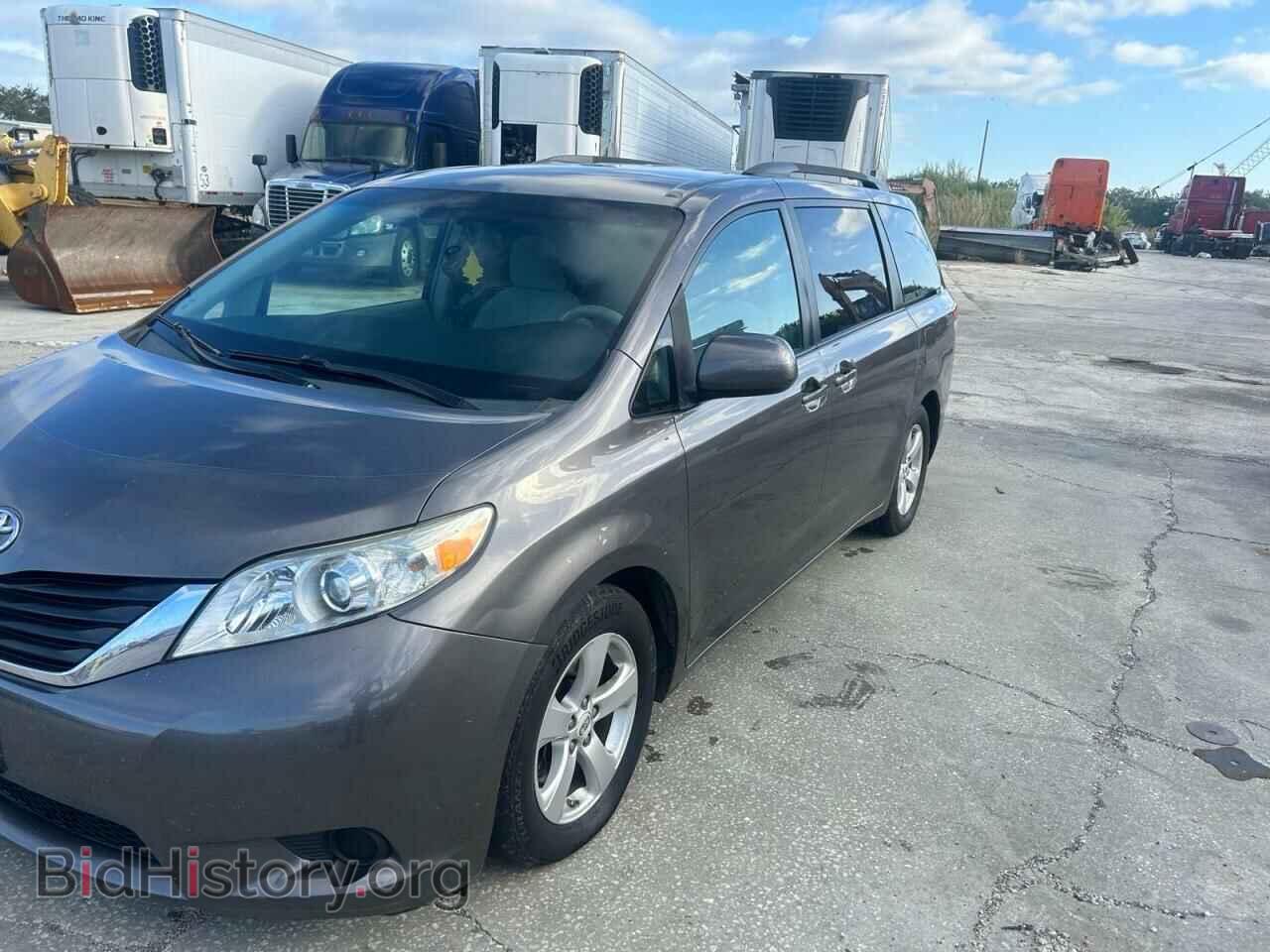2011 TOYOTA All Models - VIN: 5TDKK3DC2BS026091 - Фото 2