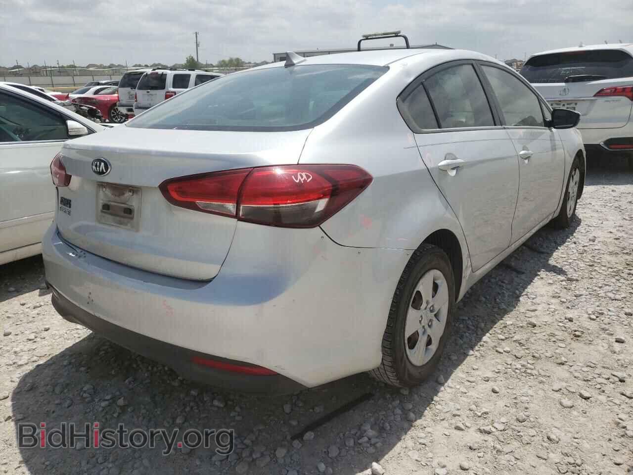 2017 KIA FORTE - VIN: 3KPFK4A78HE068461 - Фото 4