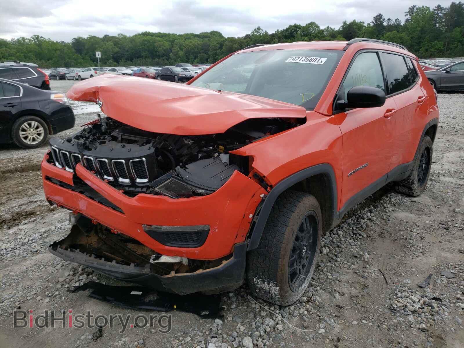 2018 JEEP COMPASS - VIN: 3C4NJDAB6JT408811 - Фото 2