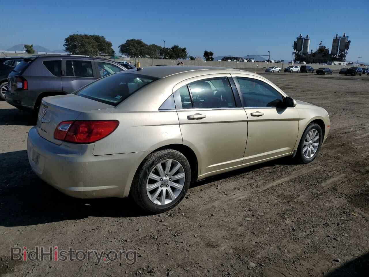 2010 CHRYSLER SEBRING - VIN: 1C3CC5FB4AN234029 - Фото 3