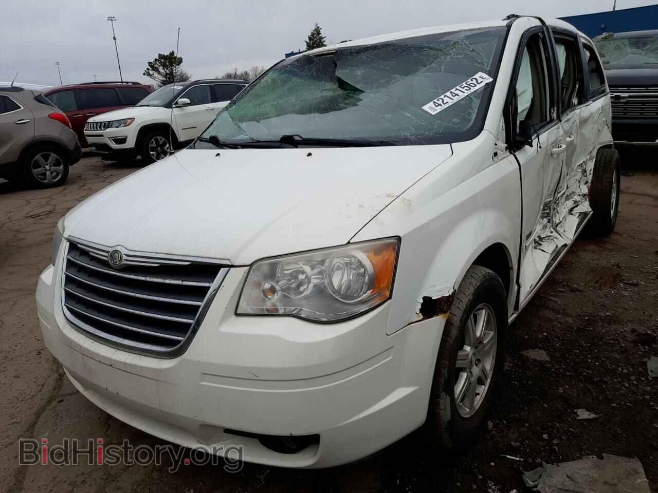 2008 CHRYSLER MINIVAN - VIN: 2A8HR54P28R710931 - Фото 2