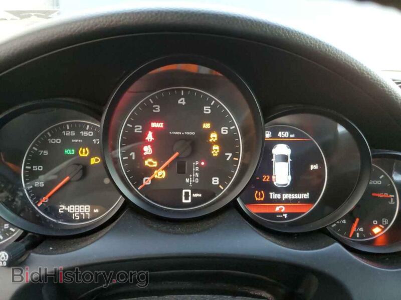 2011 Porsche CAYENNE (VIN WP1AA2A20BLA00917) — photo 9 of 13