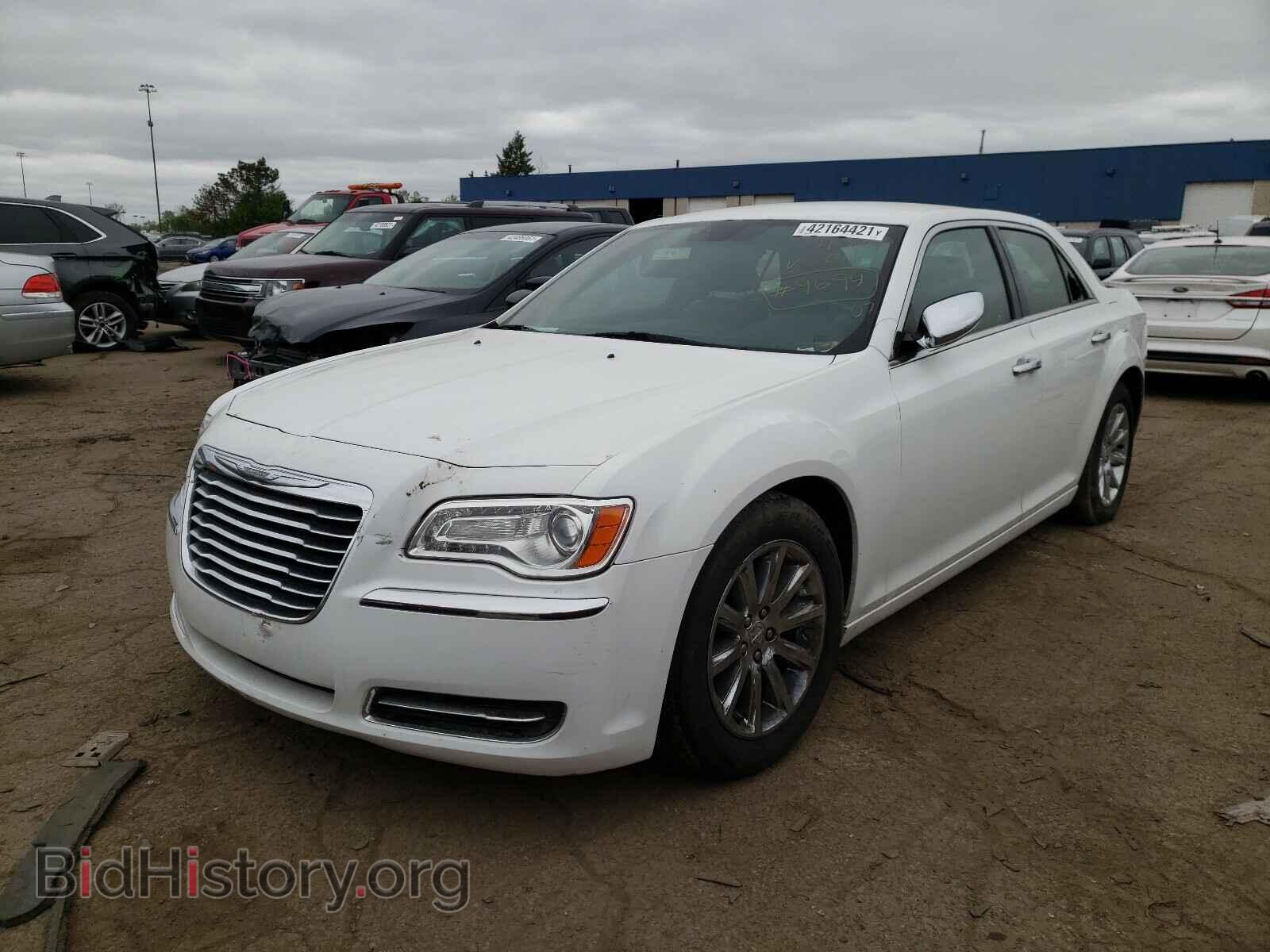 2013 CHRYSLER 300 - VIN: 2C3CCAAG8DH517011 - Фото 2